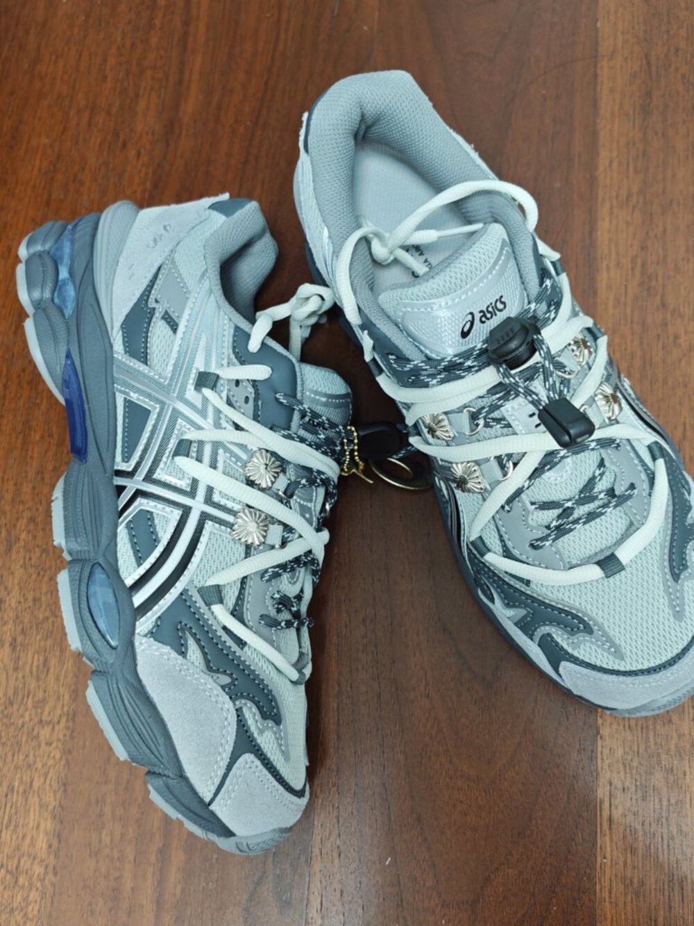 ASICS‑Style Grey Multi‑Lace Up Dad Sneakers With Charms Full Box - Picture 4 of 9